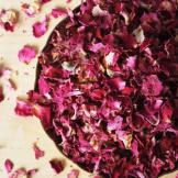 How do you make dried rose bud tea?